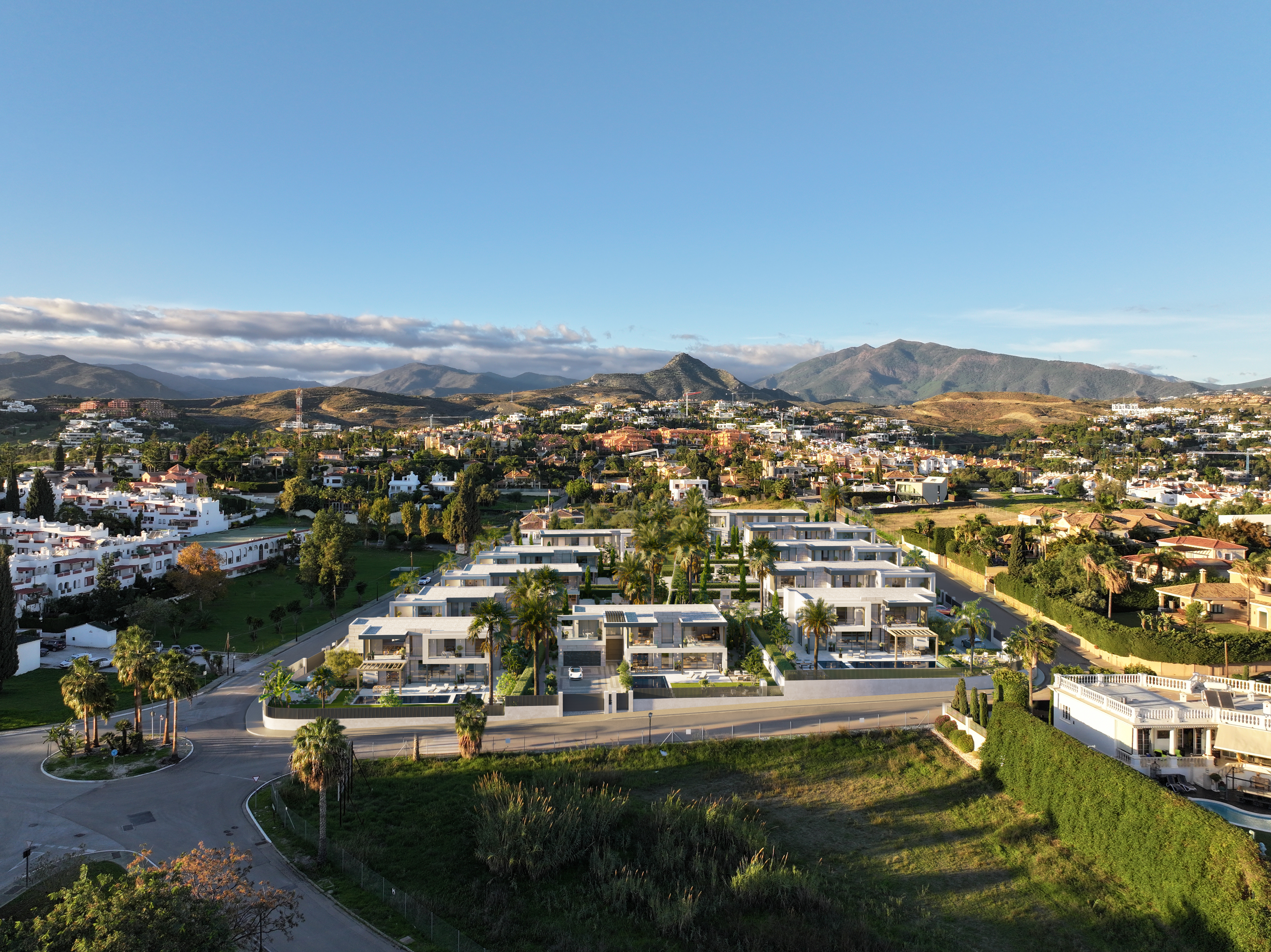 井田幸昌　Landscape of Marbella Aerial photos of Marbella lake private residence for